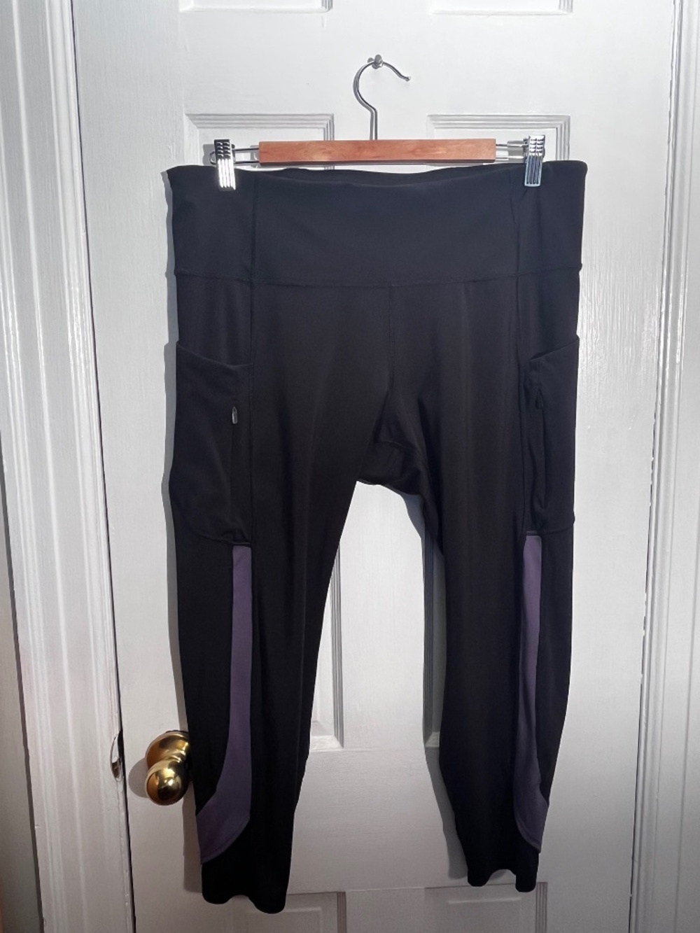 Athleta 3/4 Leggings 1X Black w/Lavender